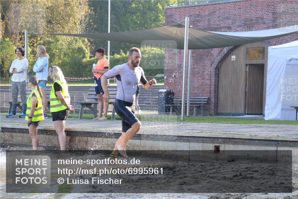 08.09.2024 - Stadtparktriathlon Luisa Fischer http://msf.ph/oto/6995961 08.09.2024 08:47:41 Schwimmen 18, 30, 31, 63, 76 meine-sportfotos.de