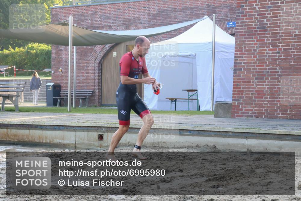08.09.2024 - Stadtparktriathlon Luisa Fischer http://msf.ph/oto/6995980 08.09.2024 08:47:43 Schwimmen 18, 30, 31, 63, 76 meine-sportfotos.de