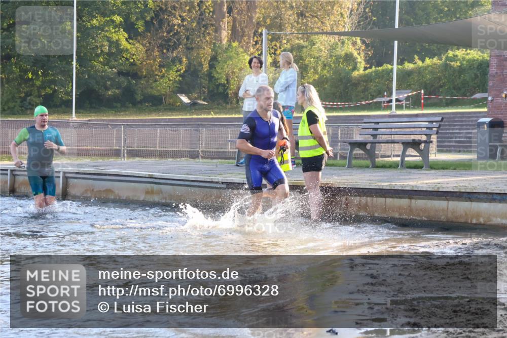 08.09.2024 - Stadtparktriathlon Luisa Fischer http://msf.ph/oto/6996328 08.09.2024 08:48:34 Schwimmen 4, 14, 61, 65 meine-sportfotos.de