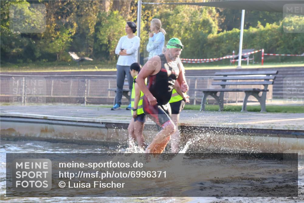 08.09.2024 - Stadtparktriathlon Luisa Fischer http://msf.ph/oto/6996371 08.09.2024 08:48:46 Schwimmen 16, 42, 65 meine-sportfotos.de