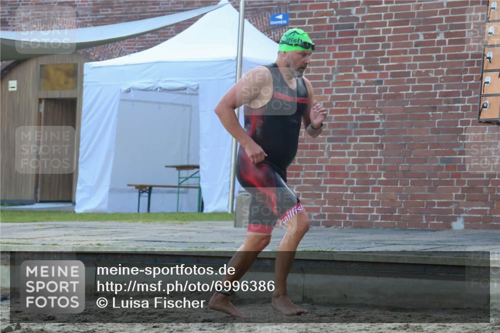 08.09.2024 - Stadtparktriathlon Luisa Fischer http://msf.ph/oto/6996386 08.09.2024 08:48:49 Schwimmen 16, 42 meine-sportfotos.de