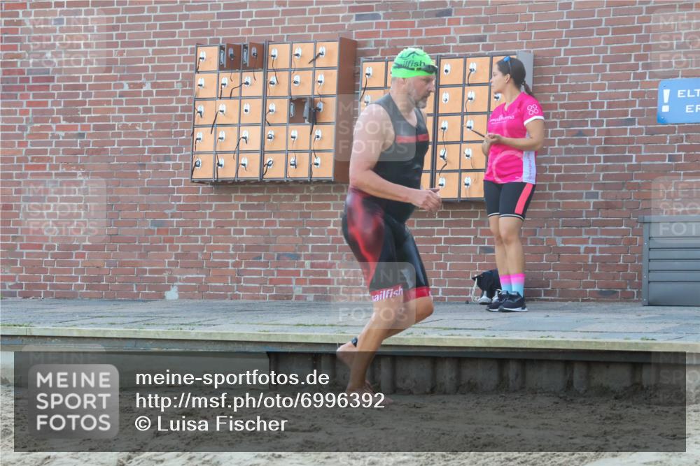 08.09.2024 - Stadtparktriathlon Luisa Fischer http://msf.ph/oto/6996392 08.09.2024 08:48:49 Schwimmen 16, 42 meine-sportfotos.de
