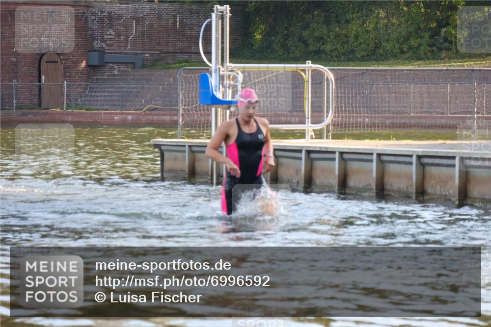 08.09.2024 - Stadtparktriathlon Luisa Fischer http://msf.ph/oto/6996592 08.09.2024 08:57:23 Schwimmen 99, 114, 126 meine-sportfotos.de