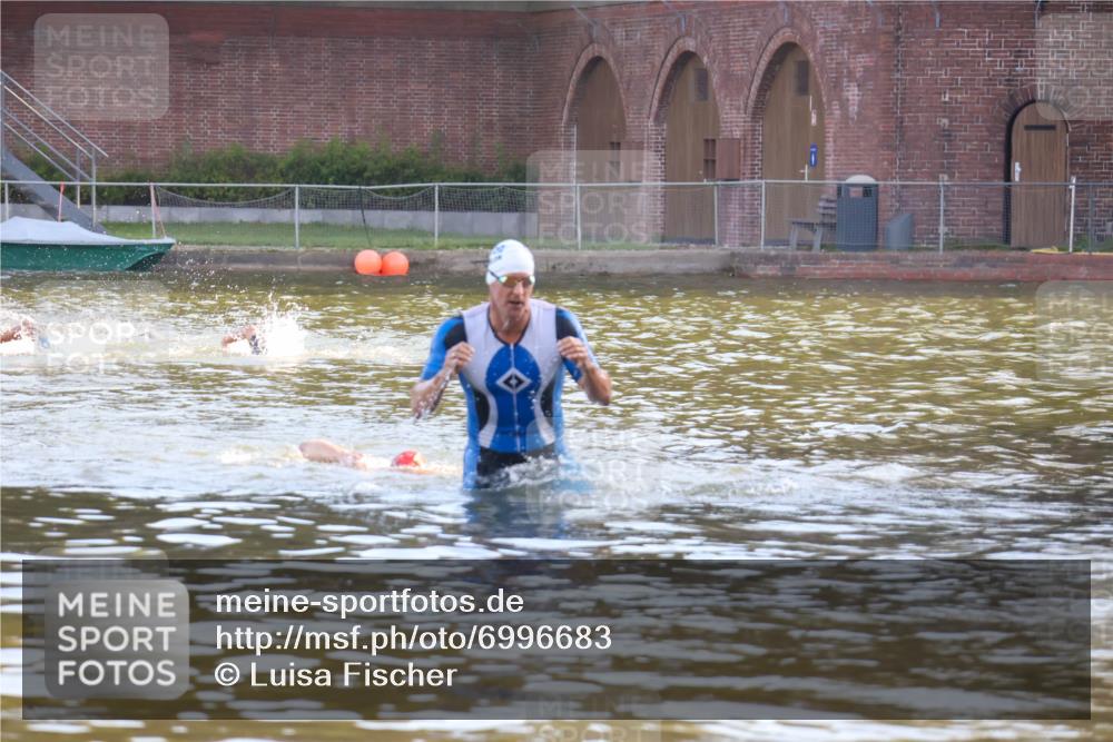 08.09.2024 - Stadtparktriathlon Luisa Fischer http://msf.ph/oto/6996683 08.09.2024 08:58:00 Schwimmen 102 meine-sportfotos.de