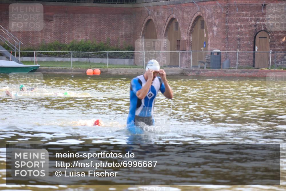 08.09.2024 - Stadtparktriathlon Luisa Fischer http://msf.ph/oto/6996687 08.09.2024 08:58:01 Schwimmen 102 meine-sportfotos.de