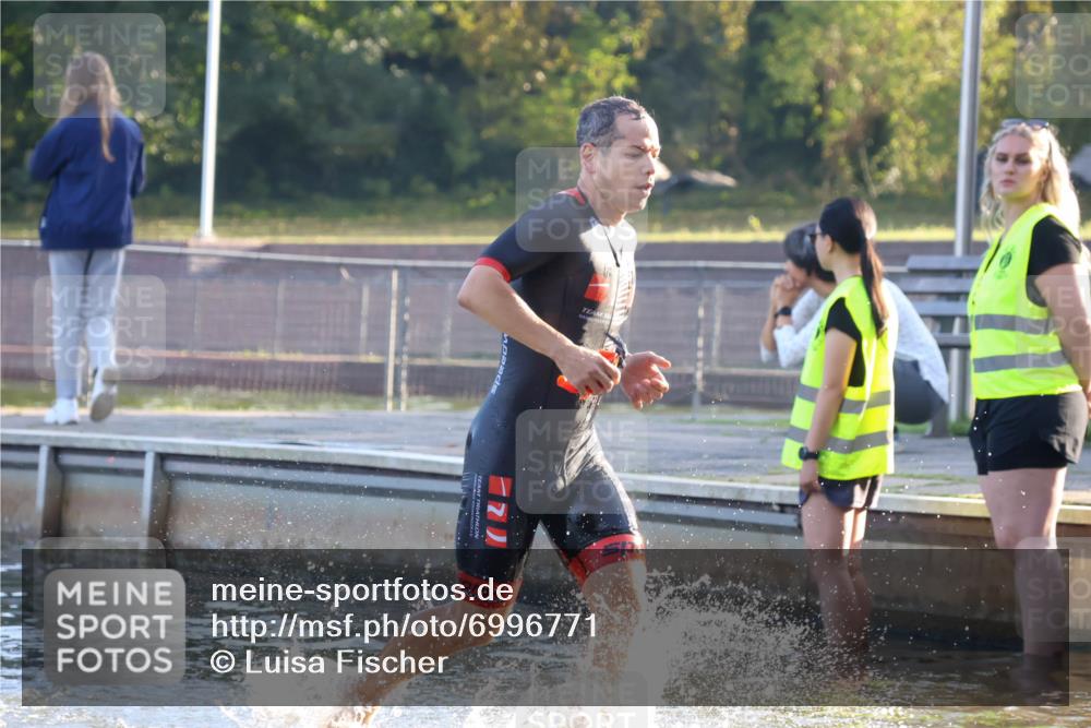 08.09.2024 - Stadtparktriathlon Luisa Fischer http://msf.ph/oto/6996771 08.09.2024 08:58:12 Schwimmen 102, 158 meine-sportfotos.de