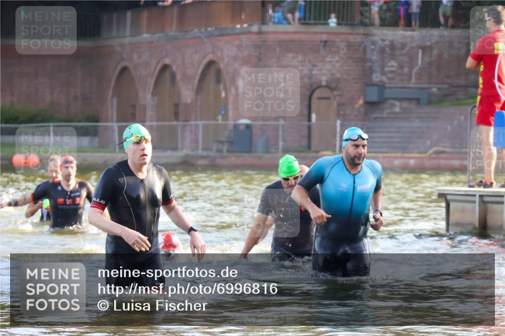 08.09.2024 - Stadtparktriathlon Luisa Fischer http://msf.ph/oto/6996816 08.09.2024 08:58:26 Schwimmen 105, 108, 123, 125 meine-sportfotos.de