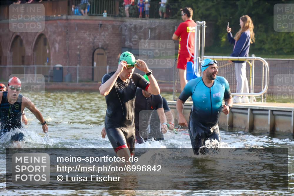 08.09.2024 - Stadtparktriathlon Luisa Fischer http://msf.ph/oto/6996842 08.09.2024 08:58:29 Schwimmen 90, 91, 105, 108, 123, 125 meine-sportfotos.de
