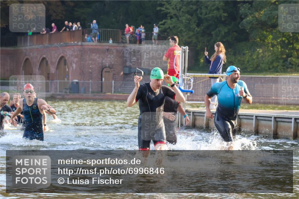 08.09.2024 - Stadtparktriathlon Luisa Fischer http://msf.ph/oto/6996846 08.09.2024 08:58:29 Schwimmen 90, 91, 105, 108, 123, 125 meine-sportfotos.de