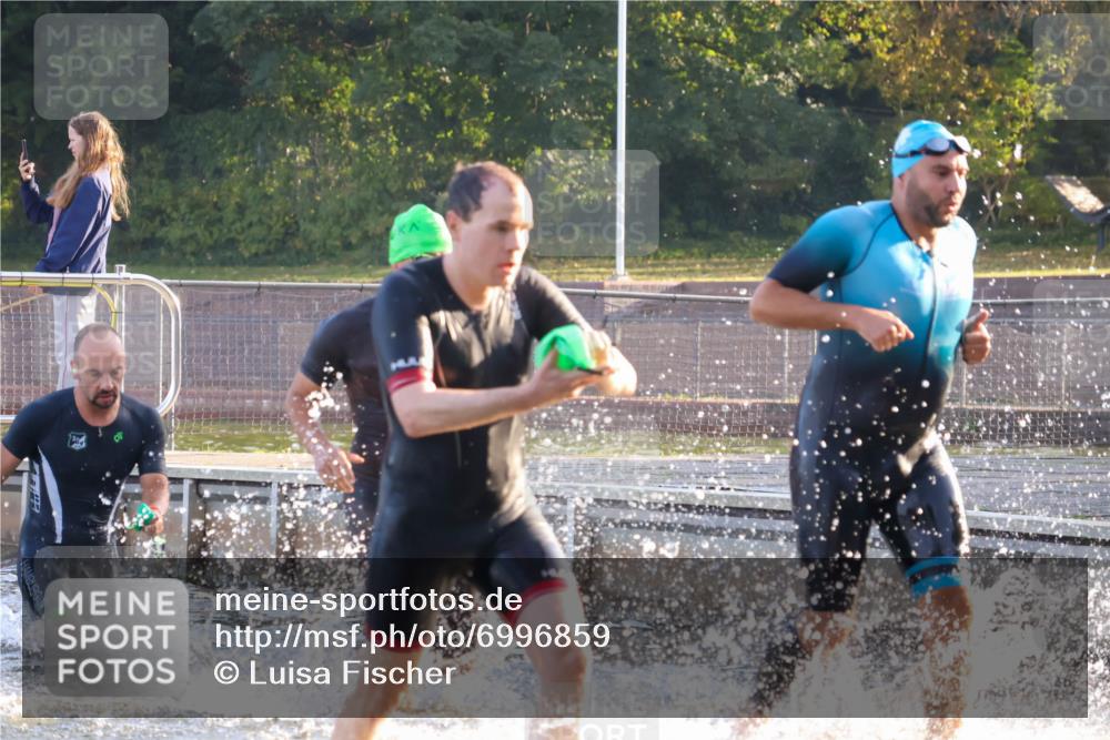 08.09.2024 - Stadtparktriathlon Luisa Fischer http://msf.ph/oto/6996859 08.09.2024 08:58:31 Schwimmen 90, 91, 92, 105, 108, 123, 125 meine-sportfotos.de