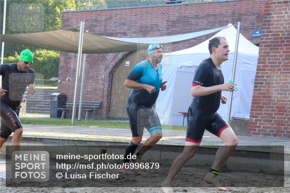08.09.2024 - Stadtparktriathlon Luisa Fischer http://msf.ph/oto/6996879 08.09.2024 08:58:34 Schwimmen 90, 91, 92, 93, 105, 108, 112, 120, 123, 125 meine-sportfotos.de
