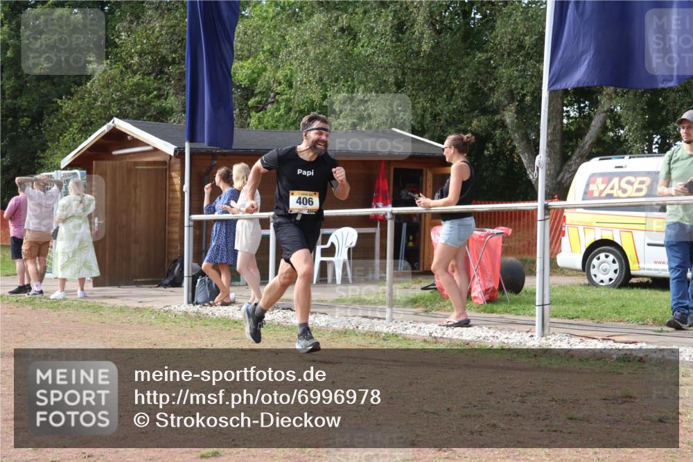 08.09.2024 - Airport Race Strokosch-Dieckow http://msf.ph/oto/6996978 08.09.2024 12:38:09 Ziel 54, 166, 406, 417, 461, 660, 878, 1222, 1489, 3137 meine-sportfotos.de