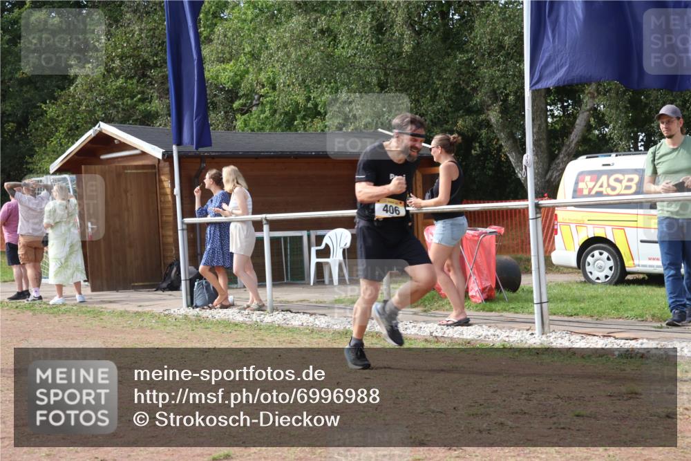 08.09.2024 - Airport Race Strokosch-Dieckow http://msf.ph/oto/6996988 08.09.2024 12:38:09 Ziel 54, 166, 406, 417, 461, 660, 878, 1222, 1489, 3137 meine-sportfotos.de