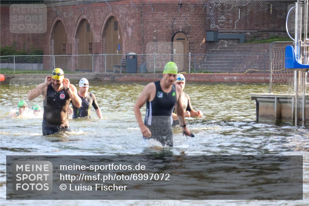 08.09.2024 - Stadtparktriathlon Luisa Fischer http://msf.ph/oto/6997072 08.09.2024 08:59:07 Schwimmen 94, 104 meine-sportfotos.de