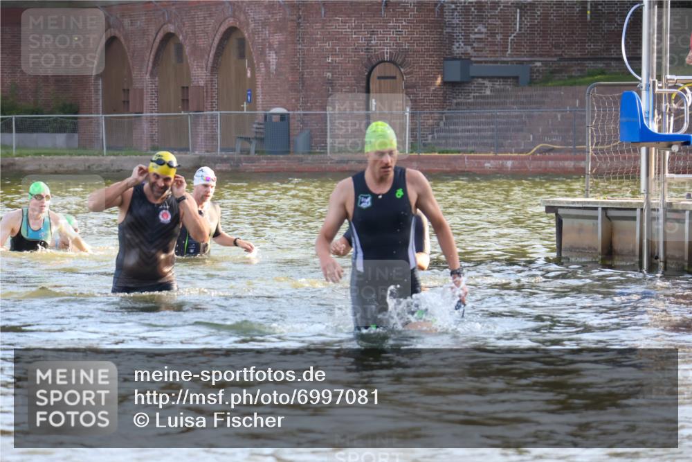 08.09.2024 - Stadtparktriathlon Luisa Fischer http://msf.ph/oto/6997081 08.09.2024 08:59:07 Schwimmen 94, 104 meine-sportfotos.de