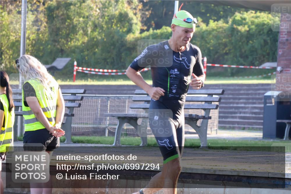 08.09.2024 - Stadtparktriathlon Luisa Fischer http://msf.ph/oto/6997294 08.09.2024 08:59:41 Schwimmen 116, 124 meine-sportfotos.de