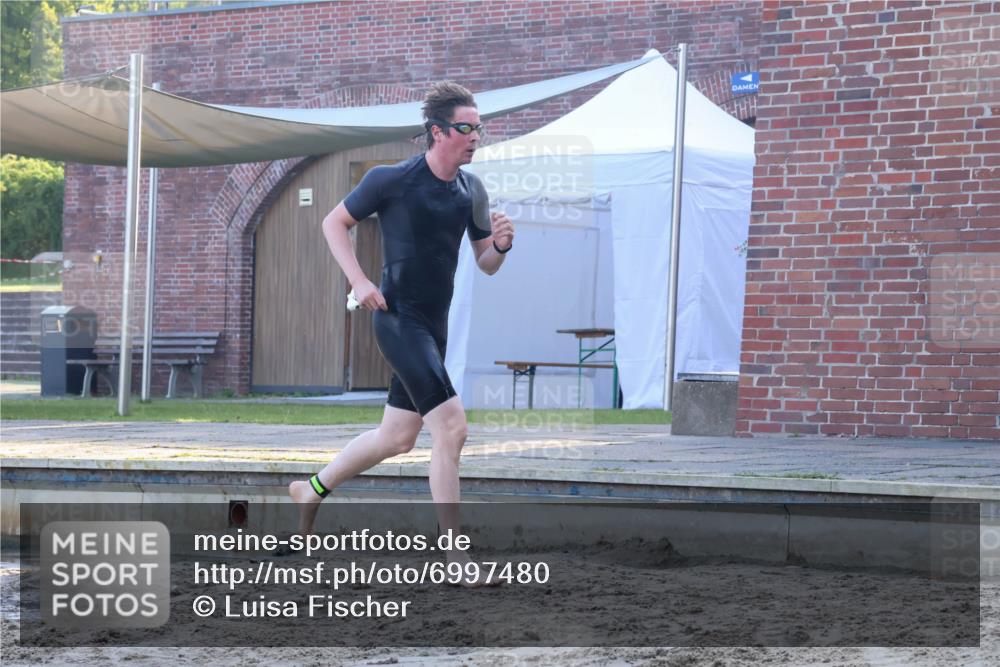 08.09.2024 - Stadtparktriathlon Luisa Fischer http://msf.ph/oto/6997480 08.09.2024 09:00:23 Schwimmen 111 meine-sportfotos.de