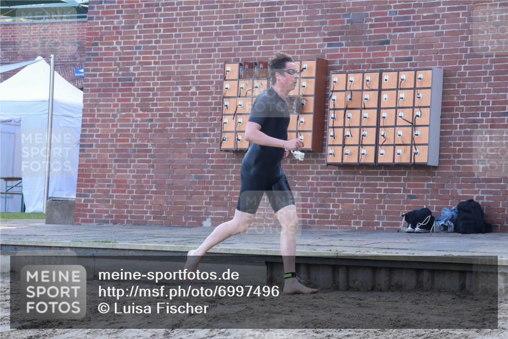 08.09.2024 - Stadtparktriathlon Luisa Fischer http://msf.ph/oto/6997496 08.09.2024 09:00:24 Schwimmen 111 meine-sportfotos.de