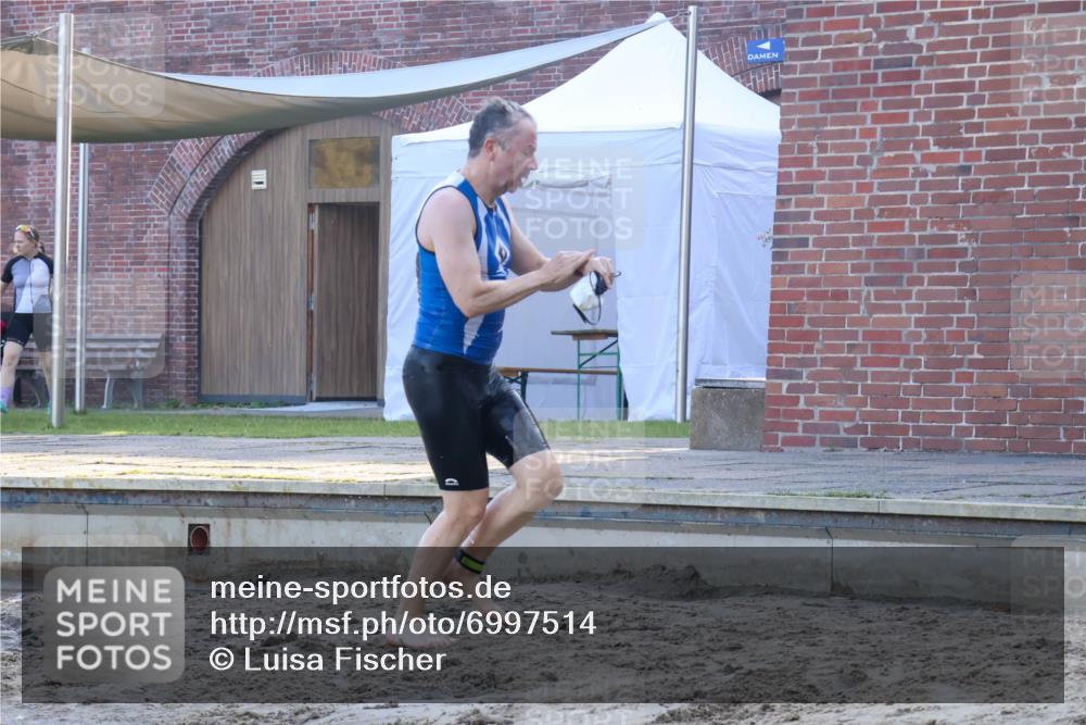 08.09.2024 - Stadtparktriathlon Luisa Fischer http://msf.ph/oto/6997514 08.09.2024 09:02:38 Schwimmen 101, 103 meine-sportfotos.de