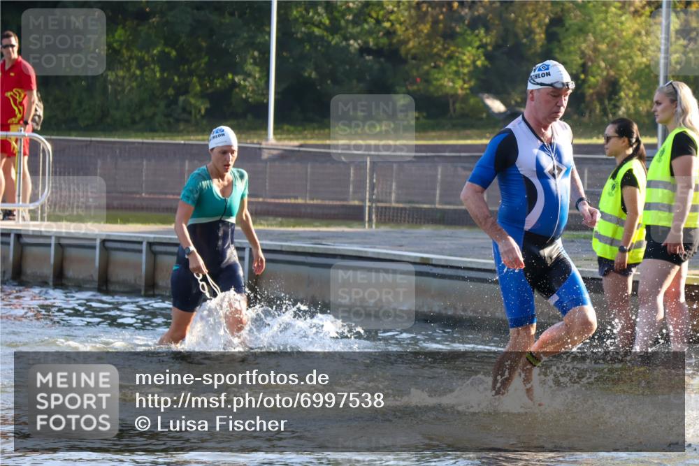 08.09.2024 - Stadtparktriathlon Luisa Fischer http://msf.ph/oto/6997538 08.09.2024 09:02:44 Schwimmen 100, 101 meine-sportfotos.de