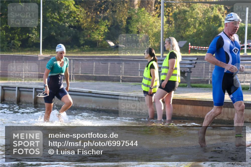08.09.2024 - Stadtparktriathlon Luisa Fischer http://msf.ph/oto/6997544 08.09.2024 09:02:44 Schwimmen 100, 101 meine-sportfotos.de