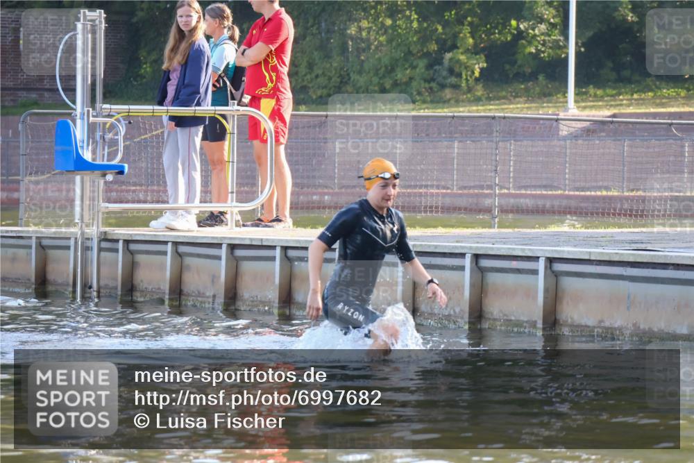 08.09.2024 - Stadtparktriathlon Luisa Fischer http://msf.ph/oto/6997682 08.09.2024 09:04:58 Schwimmen 131 meine-sportfotos.de