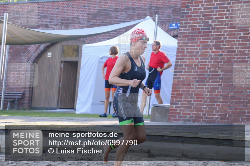 08.09.2024 - Stadtparktriathlon Luisa Fischer http://msf.ph/oto/6997790 08.09.2024 09:05:25 Schwimmen 133, 159 meine-sportfotos.de