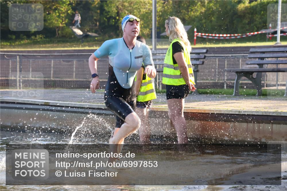 08.09.2024 - Stadtparktriathlon Luisa Fischer http://msf.ph/oto/6997853 08.09.2024 09:05:34 Schwimmen 159 meine-sportfotos.de