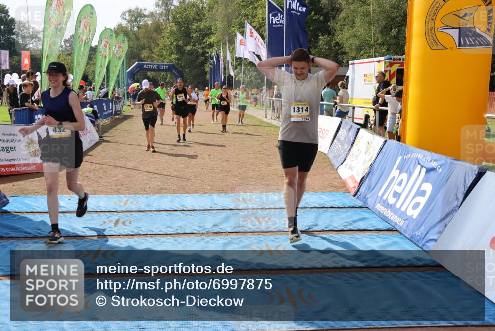 08.09.2024 - Airport Race Strokosch-Dieckow http://msf.ph/oto/6997875 08.09.2024 12:52:33 Ziel 391, 432, 454, 463, 844, 891, 1170, 1314, 1328, 1345, 1365 meine-sportfotos.de