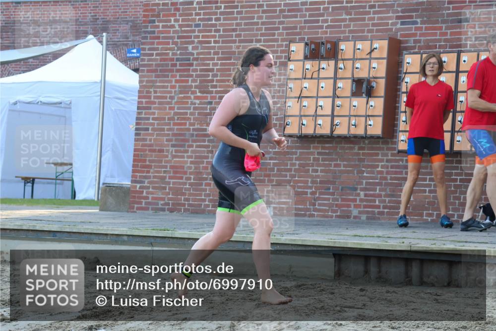 08.09.2024 - Stadtparktriathlon Luisa Fischer http://msf.ph/oto/6997910 08.09.2024 09:06:00 Schwimmen 154, 167 meine-sportfotos.de