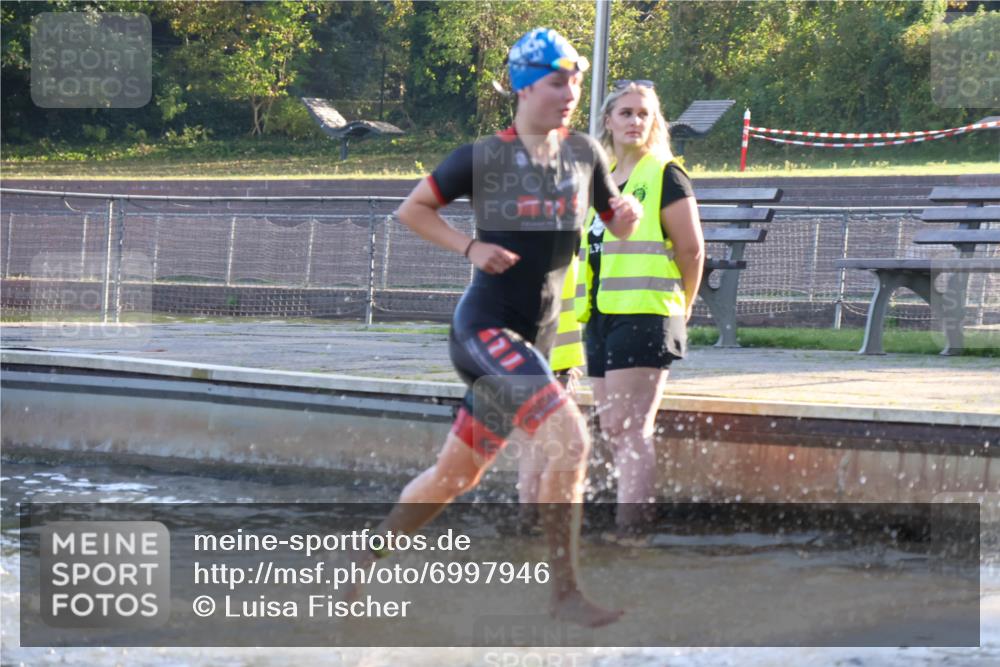 08.09.2024 - Stadtparktriathlon Luisa Fischer http://msf.ph/oto/6997946 08.09.2024 09:06:05 Schwimmen 153, 154 meine-sportfotos.de