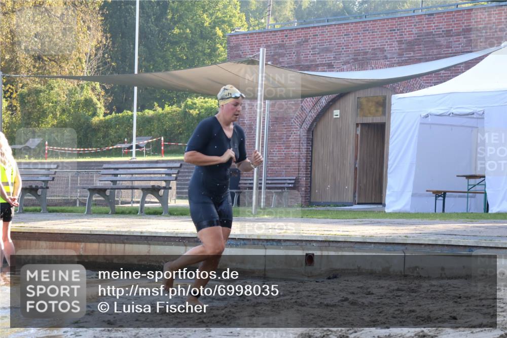 08.09.2024 - Stadtparktriathlon Luisa Fischer http://msf.ph/oto/6998035 08.09.2024 09:06:35 Schwimmen 174 meine-sportfotos.de