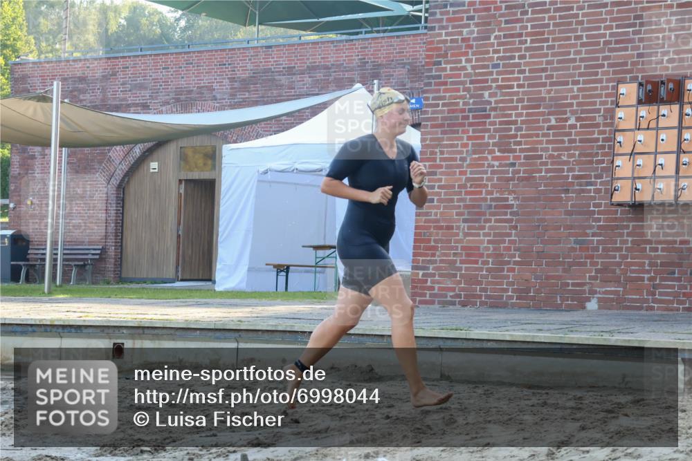08.09.2024 - Stadtparktriathlon Luisa Fischer http://msf.ph/oto/6998044 08.09.2024 09:06:35 Schwimmen 174 meine-sportfotos.de