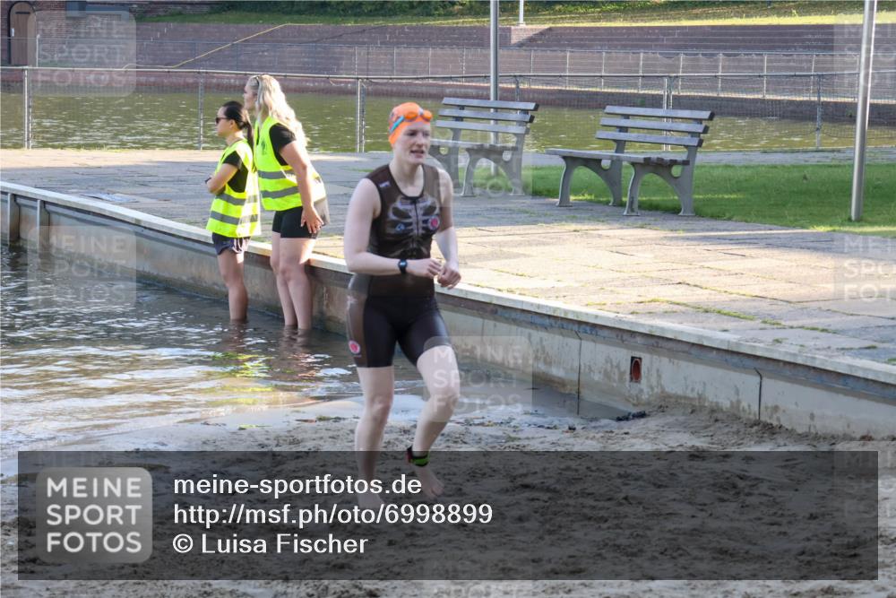 08.09.2024 - Stadtparktriathlon Luisa Fischer http://msf.ph/oto/6998899 08.09.2024 09:10:57 Schwimmen 141 meine-sportfotos.de