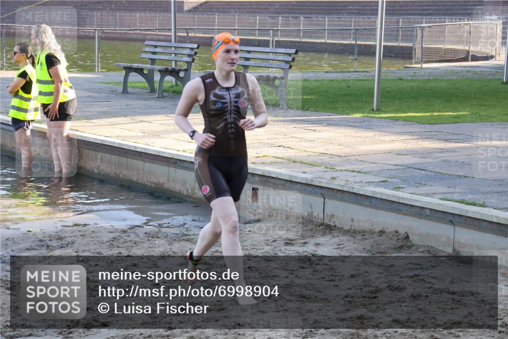 08.09.2024 - Stadtparktriathlon Luisa Fischer http://msf.ph/oto/6998904 08.09.2024 09:10:58 Schwimmen 141 meine-sportfotos.de