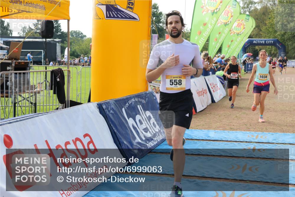 08.09.2024 - Airport Race Strokosch-Dieckow http://msf.ph/oto/6999063 08.09.2024 12:29:54 Ziel 419, 558, 697, 843, 954, 1014, 1038 meine-sportfotos.de