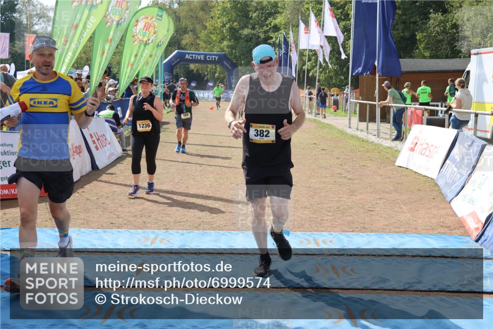 08.09.2024 - Airport Race Strokosch-Dieckow http://msf.ph/oto/6999574 08.09.2024 12:53:53 Ziel 140, 382, 388, 442, 469, 1236 meine-sportfotos.de