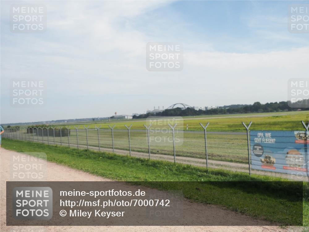 08.09.2024 - Airport Race Miley Keyser http://msf.ph/oto/7000742 08.09.2024 12:22:03 Laufen OLYMPUS, DIGITAL, CAMERA meine-sportfotos.de