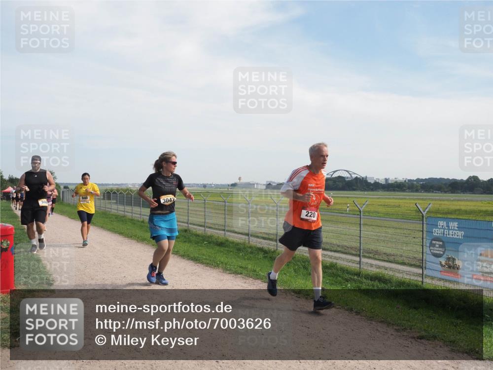 08.09.2024 - Airport Race Miley Keyser http://msf.ph/oto/7003626 08.09.2024 12:25:22 Laufen OLYMPUS, DIGITAL, CAMERA meine-sportfotos.de