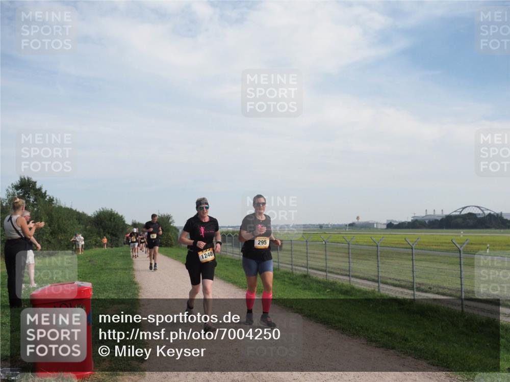 08.09.2024 - Airport Race Miley Keyser http://msf.ph/oto/7004250 08.09.2024 12:26:02 Laufen OLYMPUS, DIGITAL, CAMERA meine-sportfotos.de