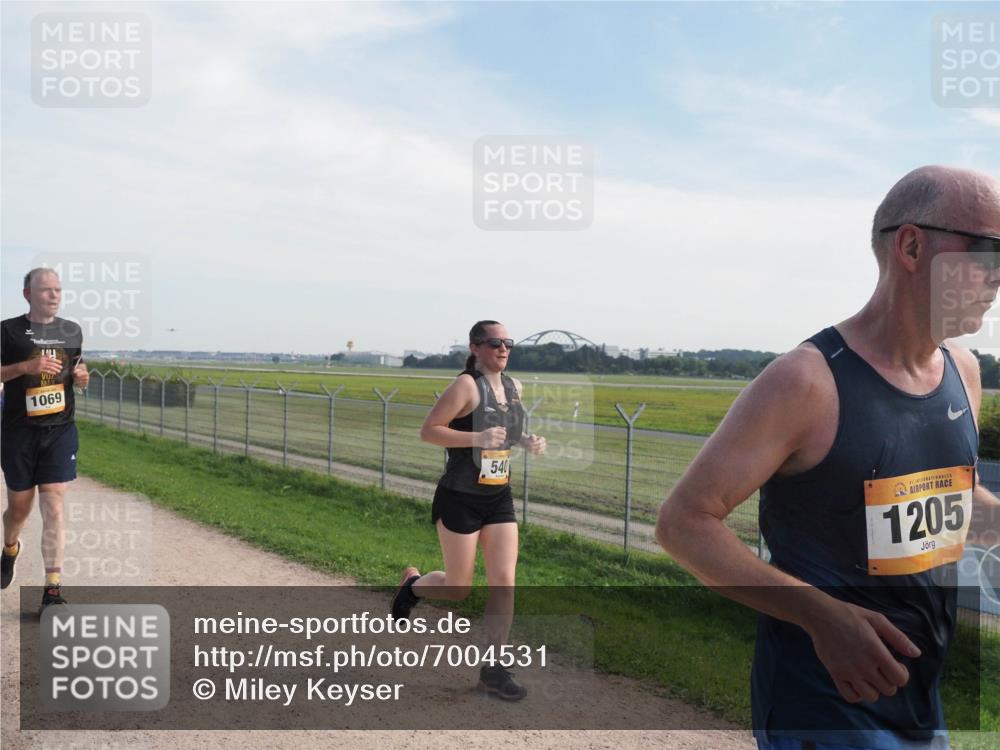 08.09.2024 - Airport Race Miley Keyser http://msf.ph/oto/7004531 08.09.2024 12:26:16 Laufen OLYMPUS, DIGITAL, CAMERA meine-sportfotos.de