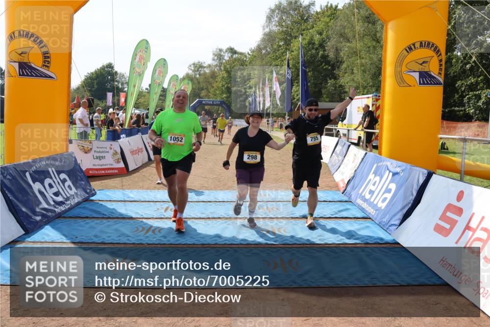 08.09.2024 - Airport Race Strokosch-Dieckow http://msf.ph/oto/7005225 08.09.2024 12:57:26 Ziel 293, 298, 448, 525, 755, 827, 983, 1052, 1325 meine-sportfotos.de