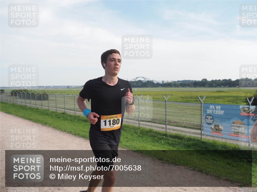 08.09.2024 - Airport Race Miley Keyser http://msf.ph/oto/7005638 08.09.2024 12:27:10 Laufen OLYMPUS, DIGITAL, CAMERA meine-sportfotos.de