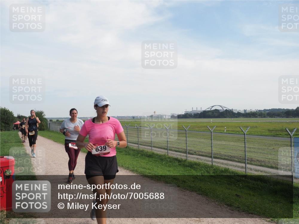 08.09.2024 - Airport Race Miley Keyser http://msf.ph/oto/7005688 08.09.2024 12:27:14 Laufen OLYMPUS, DIGITAL, CAMERA meine-sportfotos.de