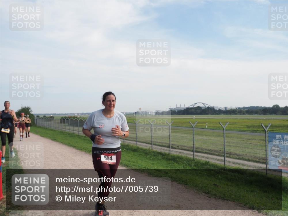 08.09.2024 - Airport Race Miley Keyser http://msf.ph/oto/7005739 08.09.2024 12:27:16 Laufen OLYMPUS, DIGITAL, CAMERA meine-sportfotos.de