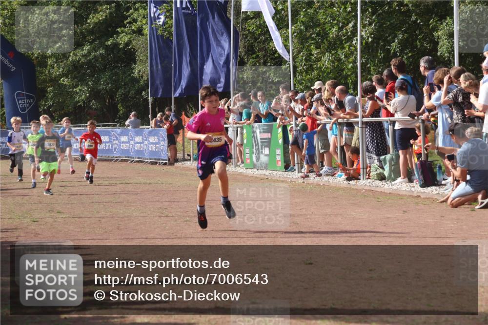 08.09.2024 - Airport Race Strokosch-Dieckow http://msf.ph/oto/7006543 08.09.2024 11:28:17 Ziel 1602, 1606, 1609, 1618, 1706, 1709, 1742, 1762, 1819, 1827, 1830, 1881, 1890, 3408, 3435 meine-sportfotos.de