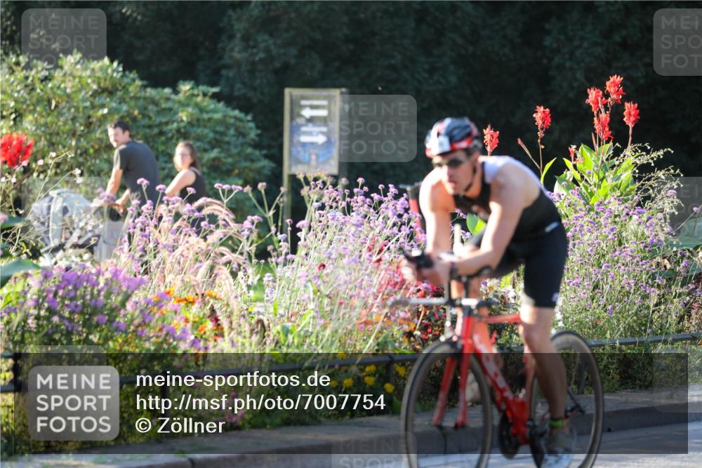 08.09.2024 - Stadtparktriathlon Zöllner http://msf.ph/oto/7007754 08.09.2024 08:51:53 Radfahren 18, 44, 55, 66 meine-sportfotos.de
