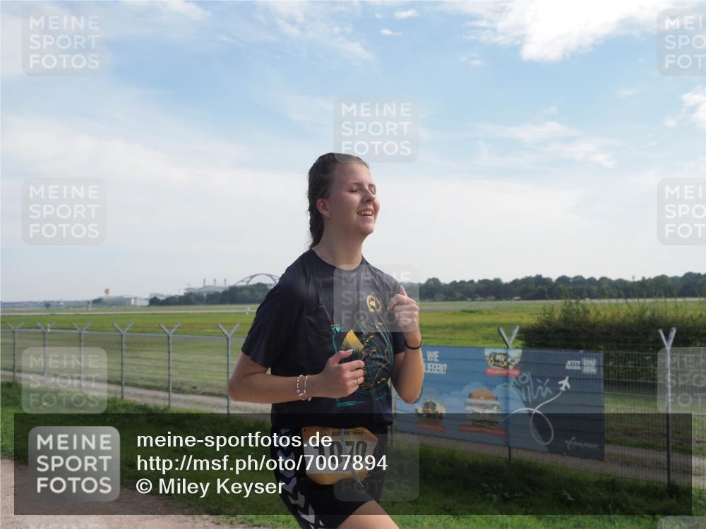 08.09.2024 - Airport Race Miley Keyser http://msf.ph/oto/7007894 08.09.2024 12:29:11 Laufen OLYMPUS, DIGITAL, CAMERA meine-sportfotos.de