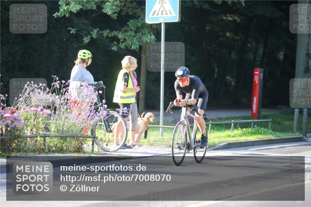 08.09.2024 - Stadtparktriathlon Zöllner http://msf.ph/oto/7008070 08.09.2024 08:52:17 Radfahren 31, 35, 40, 54, 63, 72, 76 meine-sportfotos.de