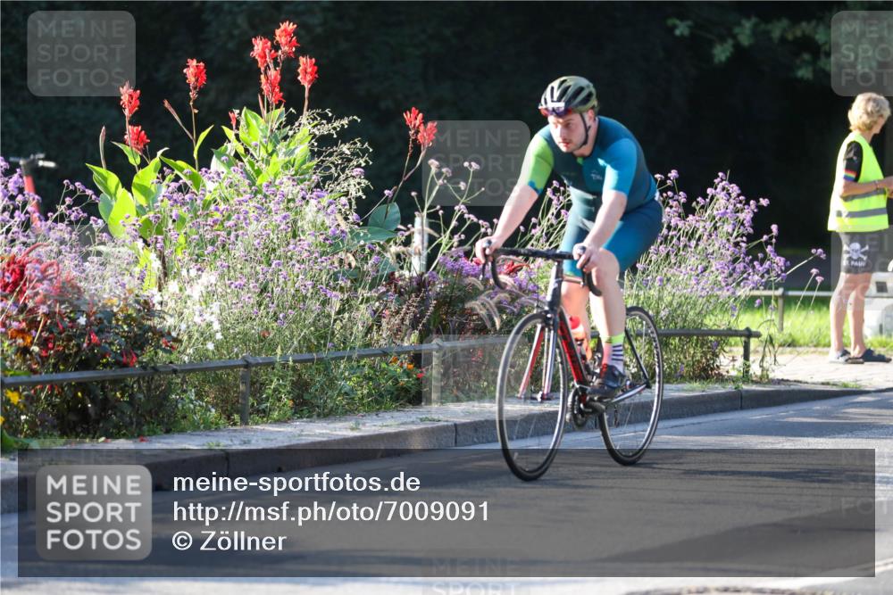 08.09.2024 - Stadtparktriathlon Zöllner http://msf.ph/oto/7009091 08.09.2024 08:54:09 Radfahren 64, 69 meine-sportfotos.de